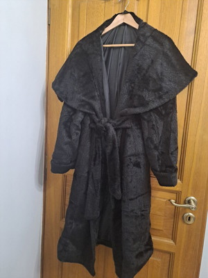 Lynne Black Eco Fur Coat like new, size 42, synthetic