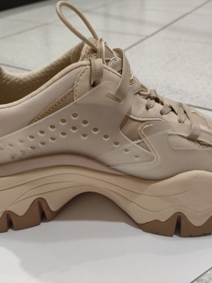 Sneakers Buffalo beige size 38 like new, large fit