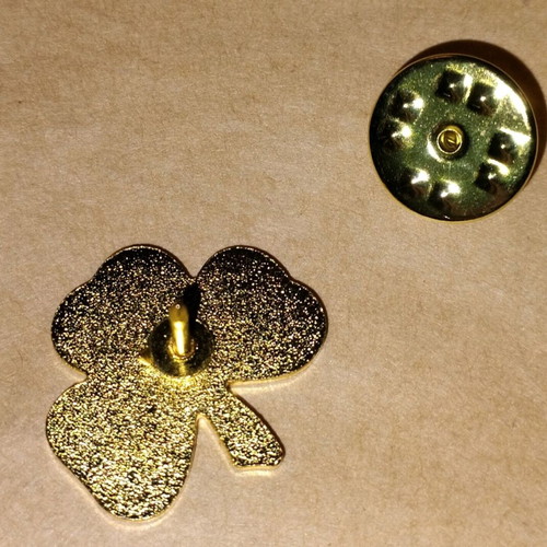 Panathinaikos Pin with Enamel and Gold Outline like new