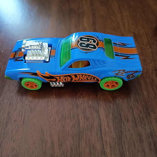 Hot Wheels large toy cars, set of 2