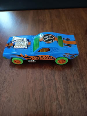 Hot Wheels large toy cars, set of 2