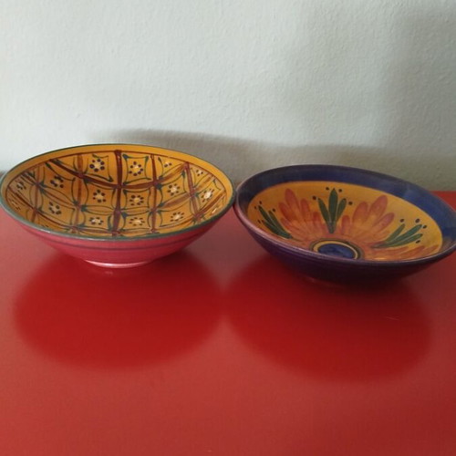 Set of 2 hand-painted ceramic bowls like new