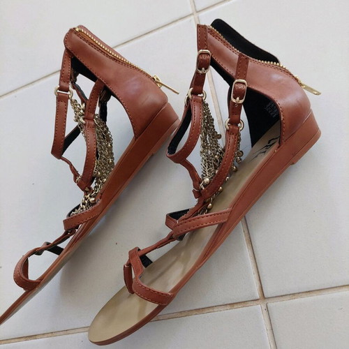 Flat sandals with chains, size 39, brown and gold