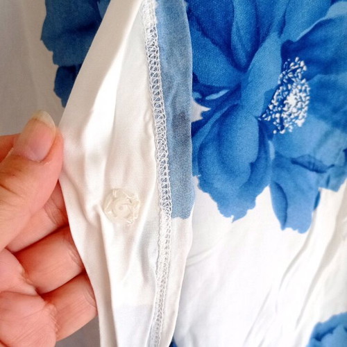 Nota lingerie robe used, white with blue flowers, size Large