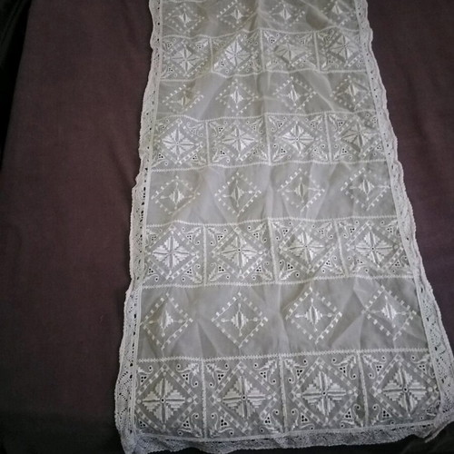 Vintage runner made of organza 94 x 43 cm used