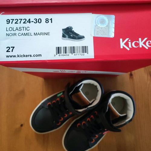 Δερμάτινα παιδικά μποτάκια Kickers μπλε σκούρο με καφέ λεπτομέρειες, καινούργια νούμερο 27