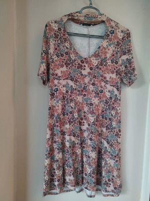 Floral elastic dress like new, pink