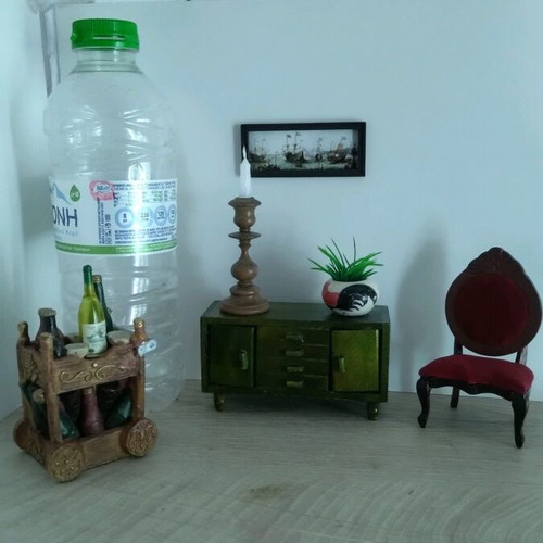Dollhouse living room like new, pack of 6 miniature pieces