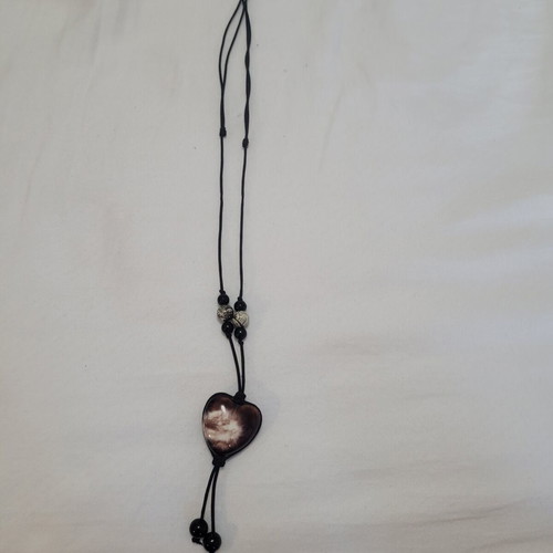 Women's necklace with brown and white heart-shaped stone, adjustable length