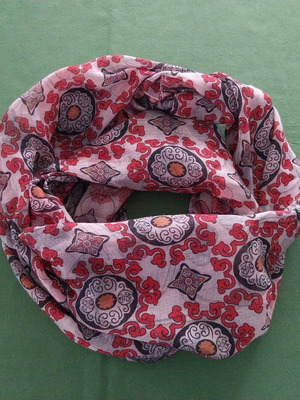 Printed scarf like new, multicolored