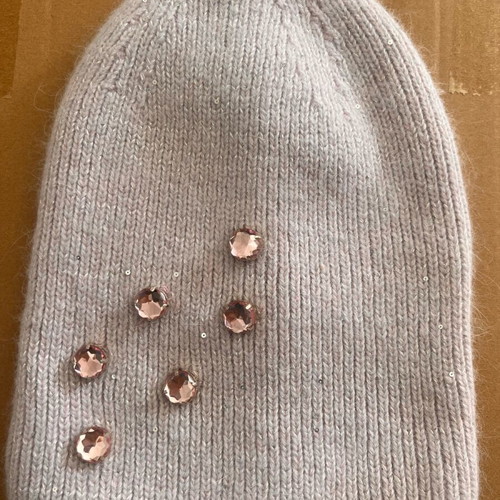 Hat with embroidered beads new light lilac to pink