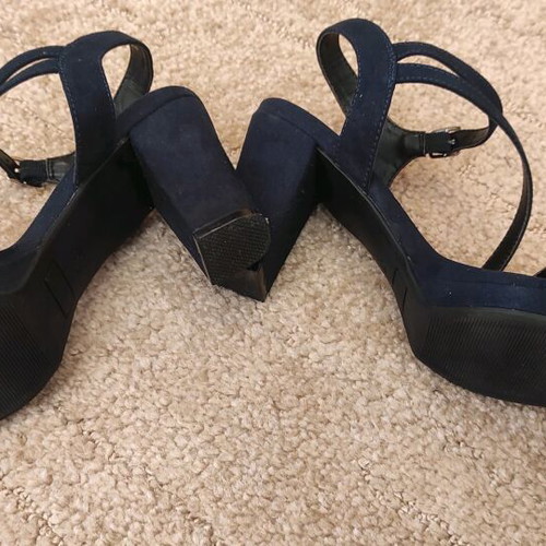 Offer €8! Blue sandal with platform