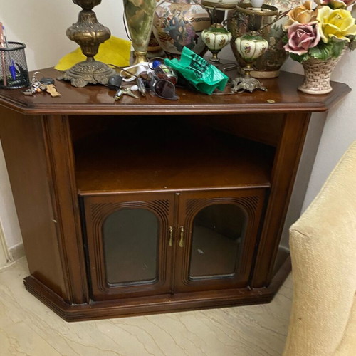 Corner TV cabinet like new, width 1 meter