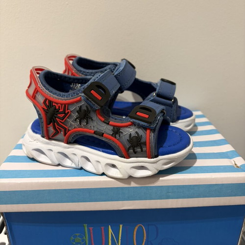 Spider-Man toddler sandals size 22 like new with lights
