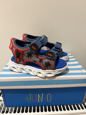 Spider-Man toddler sandals size 22 like new with lights
