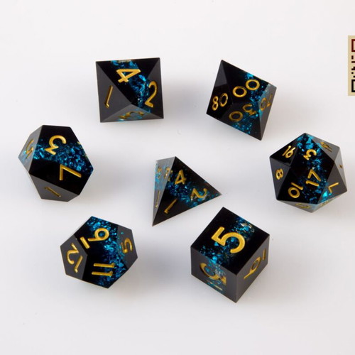 Dungeons & Dragons Dice Set with Pouch new sharp-edge
