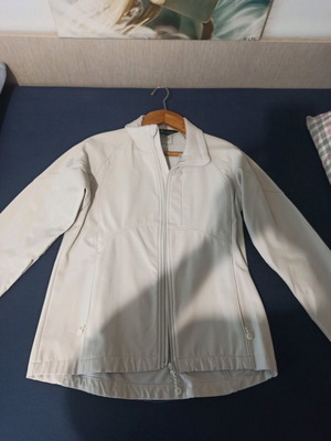 Black Diamond jacket open ecru like new
