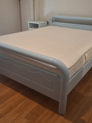 Semi-double bed and mattress 160x200 with bedside table