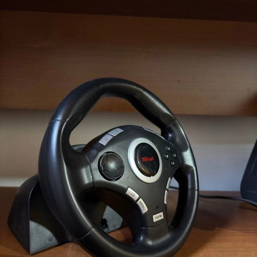 Trust GXT 27 racing wheel used with vibration and pedals for PC/PS3