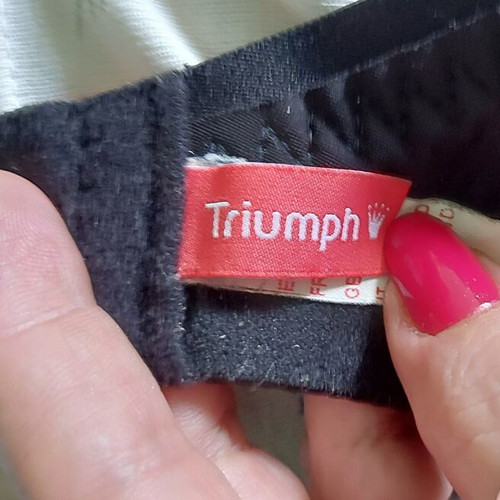 Triumph vintage touch bra 75D black like new