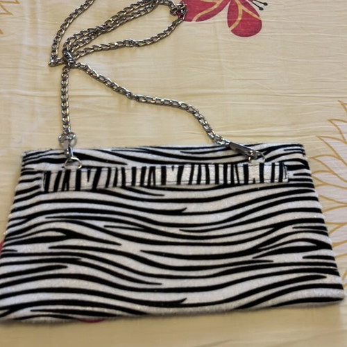 Women's shoulder bag, black and white