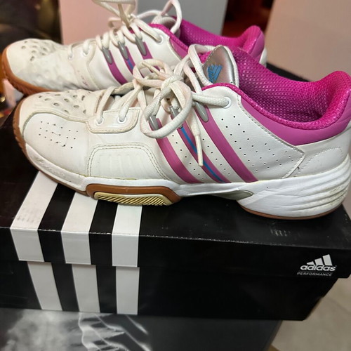 Adidas women's athletic shoes used, size 39-39.5