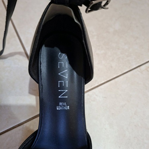Seven women's black sandals like new, size 40