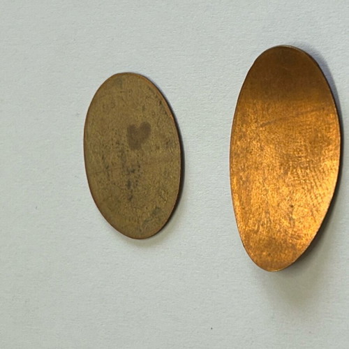 Souvenir coins used, pack of 2, British Museum Thrust 2 and National Motor Museum Beaulieu