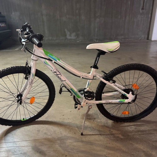 Bicycle in excellent condition with minimal use