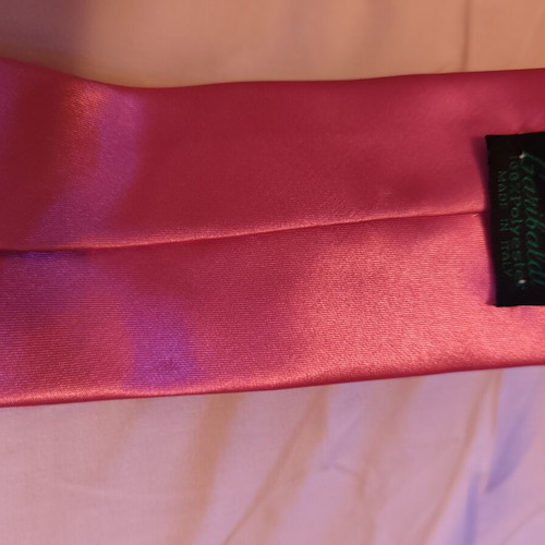 Tie fuchsia like new