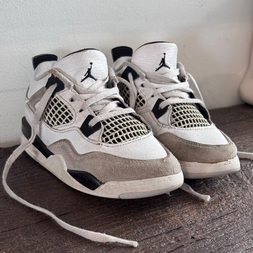 Air Jordan 4 Retro kids size 27 used, black and white