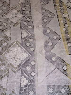 Tablecloth new, size 1.25x1.25