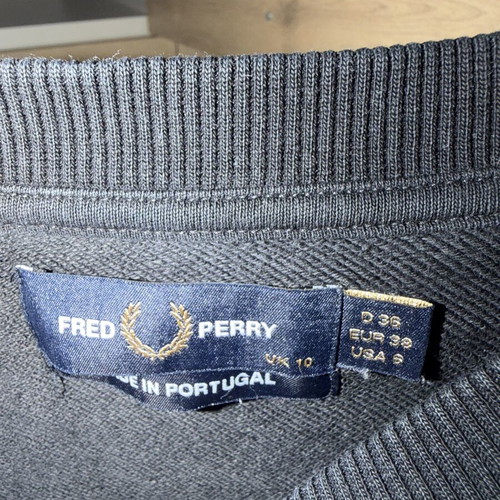 Fred Perry Black Crewneck Sweatshirt like new, size EU 38