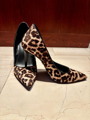 Michael Kors Leopard Pony Skin Pumps Like New