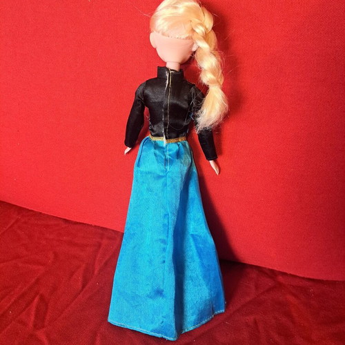 Queen Elsa Doll Water Magic Color Change used