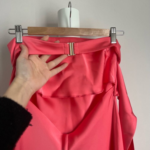 Iridescent pink dress like new, one size, strapless with ties