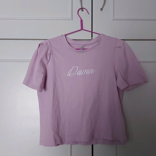 Only short t-shirt like new, lilac, XL with pleated sleeves