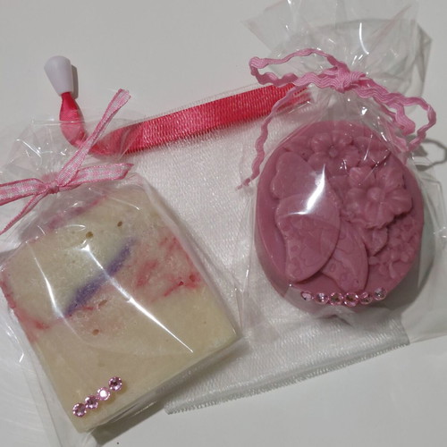 Gift set of 2 handmade soaps with bath pouch and natural ingredients