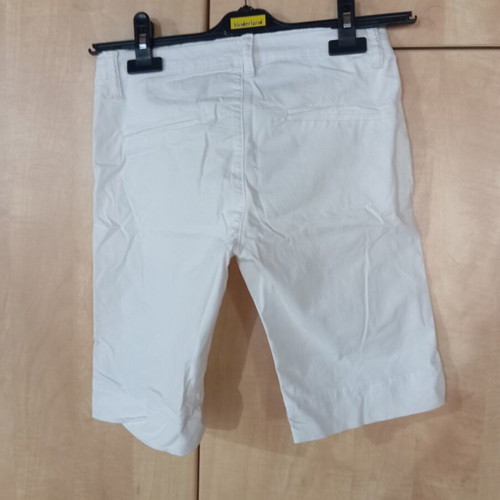 Boys' Bermuda shorts like new, size 10, white