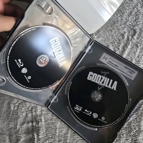 Godzilla 2014 Steelbook Blu-Ray 3D + 2D like new with Greek subtitles