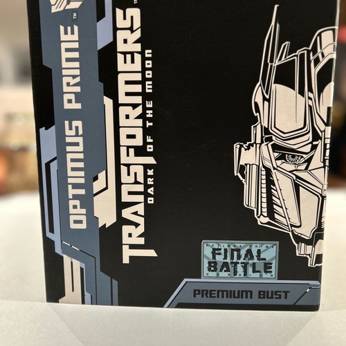 Optimus Prime Bust Final Battle Edition like new with light-up eyes