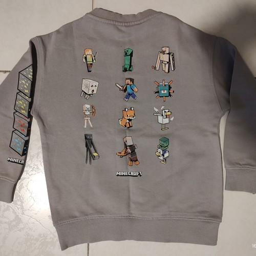 Minecraft sweatshirt Zara like new, size 8 years, gray