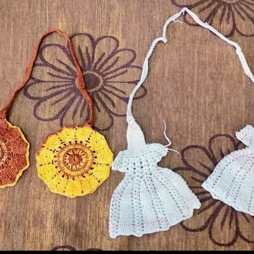 Vintage potholder pairs used, yellow-brown and pink-white