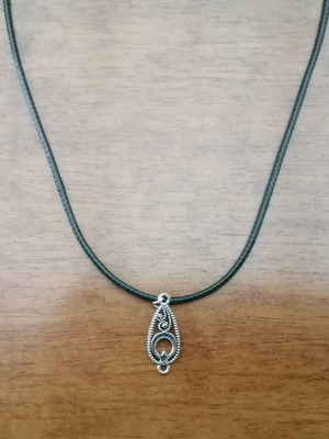 Leather pendant necklace new