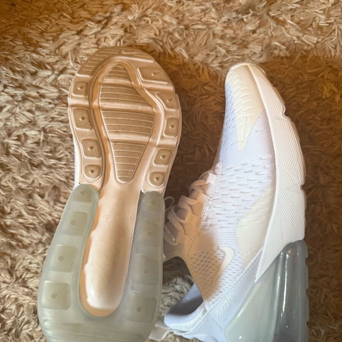 Nike Air Max 270 like new, size 39, white sports shoes