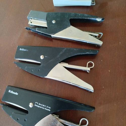 Office supplies set like new, pack of nine pieces