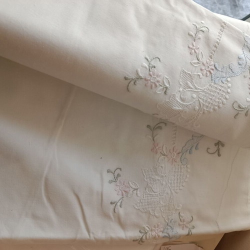 Handmade top bed sheet with 2 pillowcases new