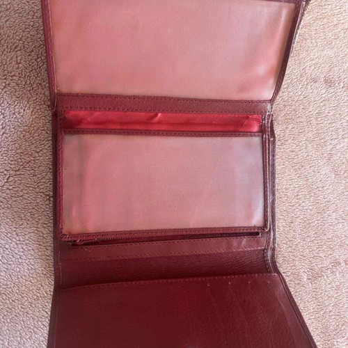 Leather wallet red like new