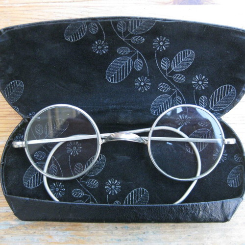 Antique glasses used with case in good condition