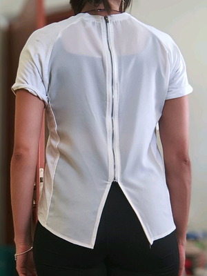 Bershka T-shirt like new, size S, white, with back zipper